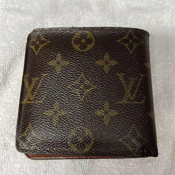 Louis Vuitton Men’s Marco Wallet Monogram Canvas - Picture 2 of 12